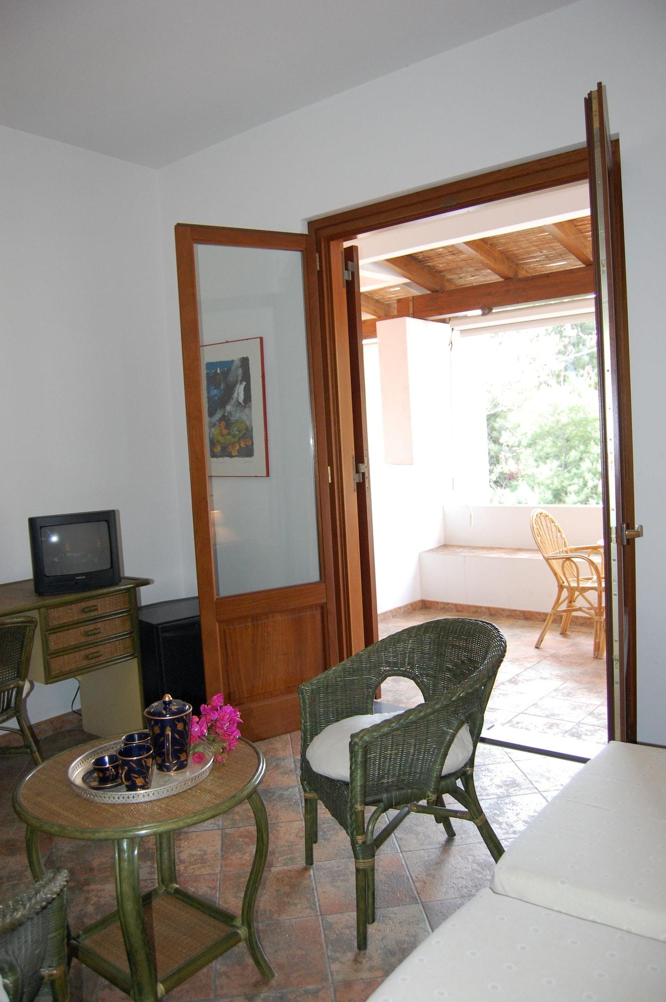 Residence Hotel Baia Portinenti Lipari  Bagian luar foto
