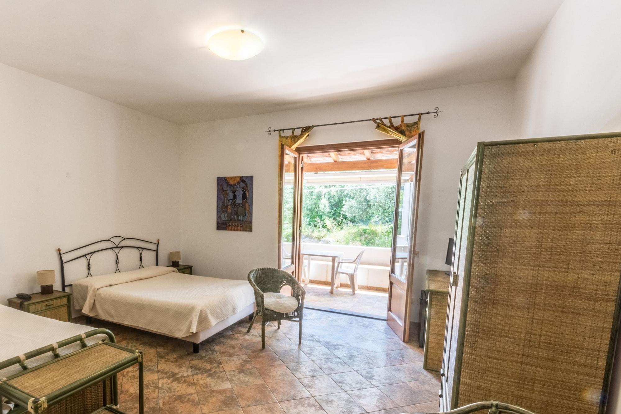 Residence Hotel Baia Portinenti Lipari  Bagian luar foto