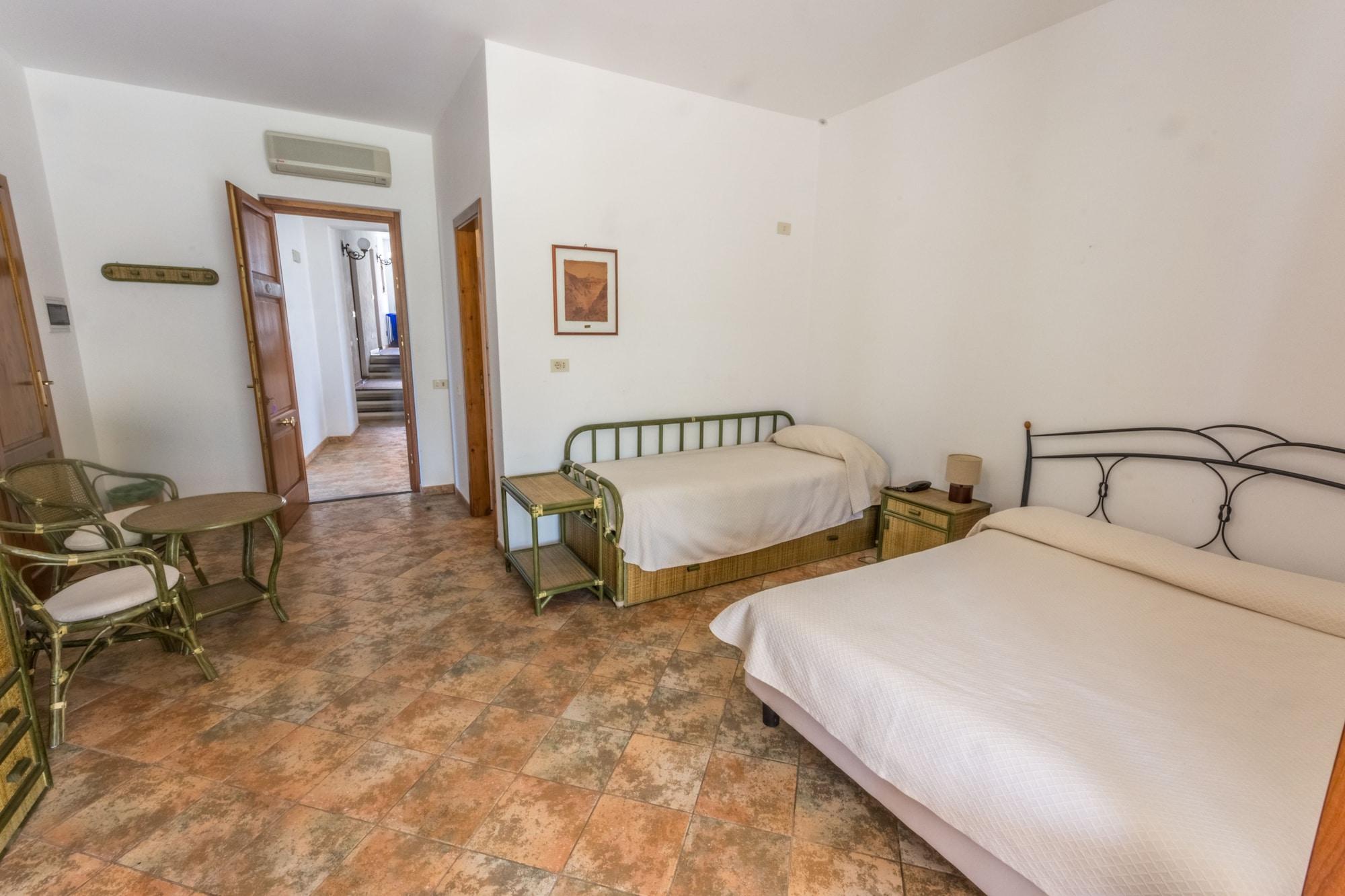 Residence Hotel Baia Portinenti Lipari  Bagian luar foto