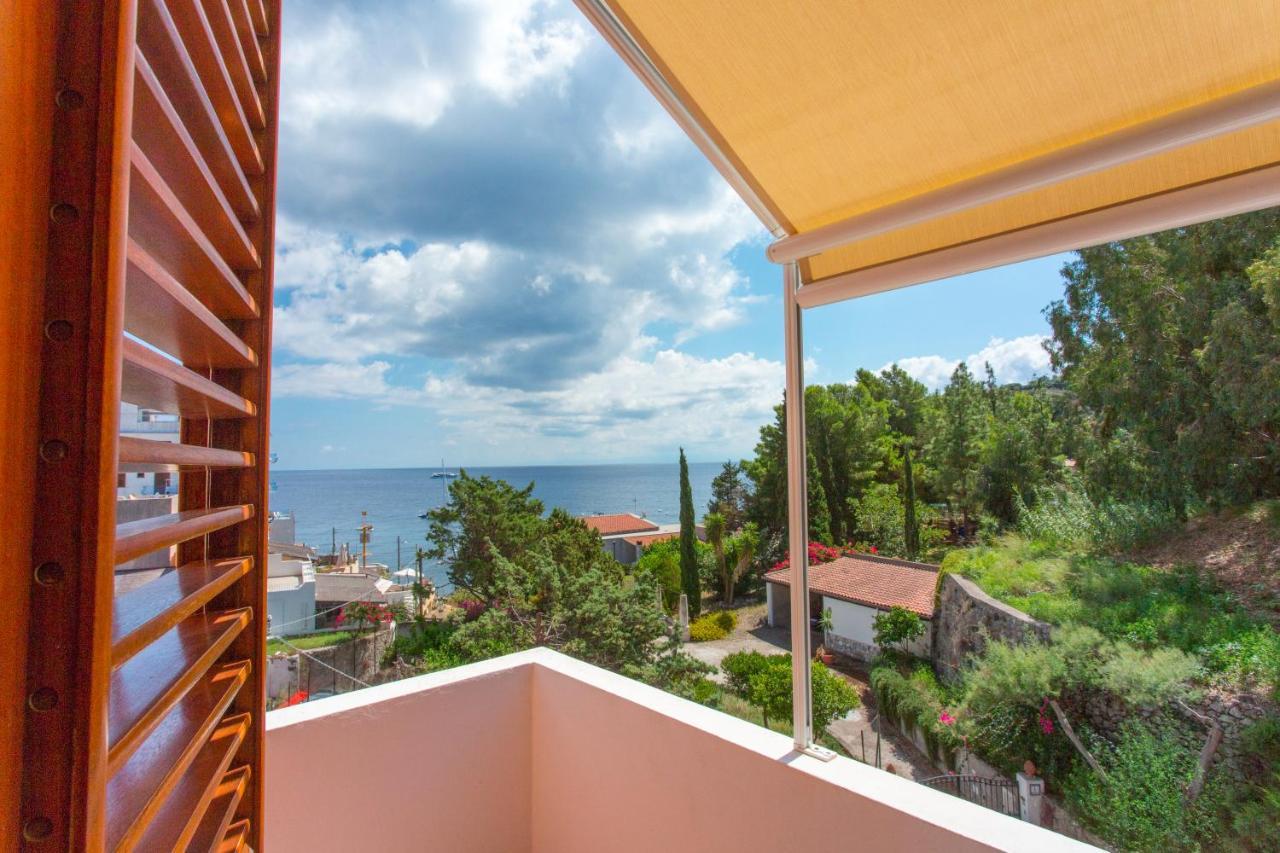Residence Hotel Baia Portinenti Lipari  Bagian luar foto